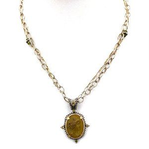 Mars & Valentine Vintage Lava Diana Cameo
